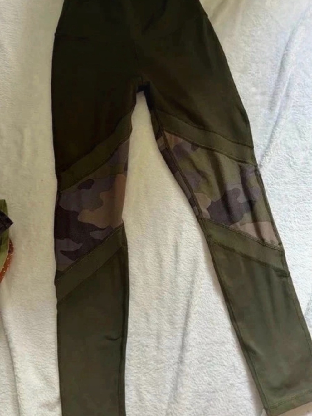 OFFLINE by Aerie The Hugger Hi-Rise Leggings Medium Olive Camo Mesh